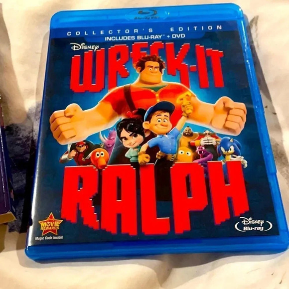 Wreck It Ralph Collectors Edition 2 Disc Set - Picture 1 of 3
